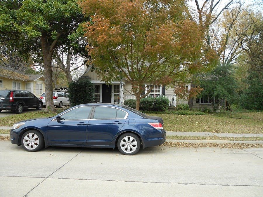1st image of 1002 W Hunt St