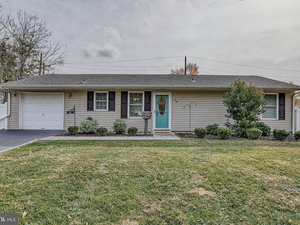 1st image of 62 Indian Creek Dr