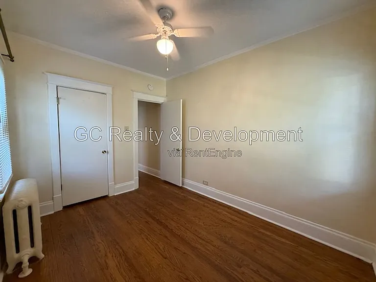 2415 Hastings Ave — Photo 10
