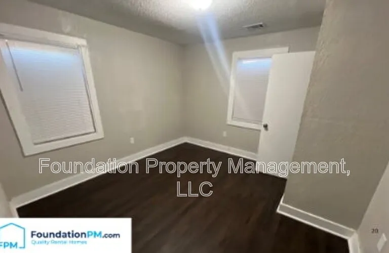 1371 E Trigg Ave — Photo 11