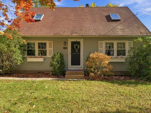 25 Wallace Rd, Sturbridge, MA 01566