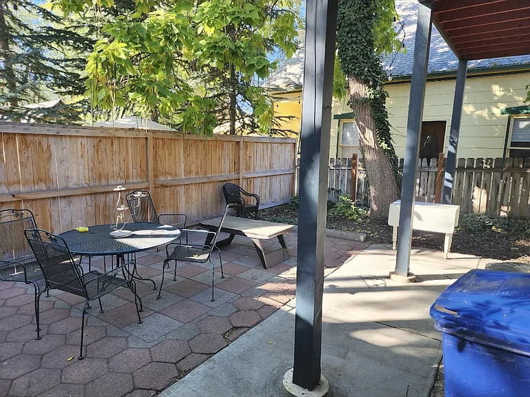 327 N Almond St — Photo 11