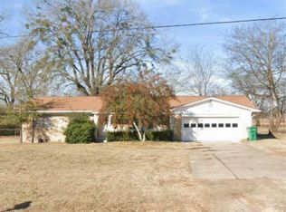 816 S Runnels St, De Kalb, TX 75559