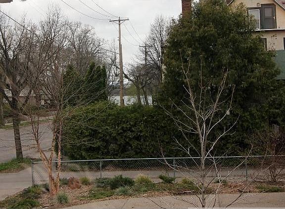 3rd image of 3148 Irving Ave S
