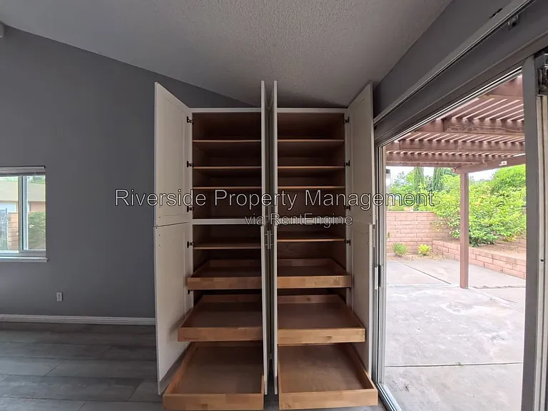 5025 Pearblossom Dr — Photo 11