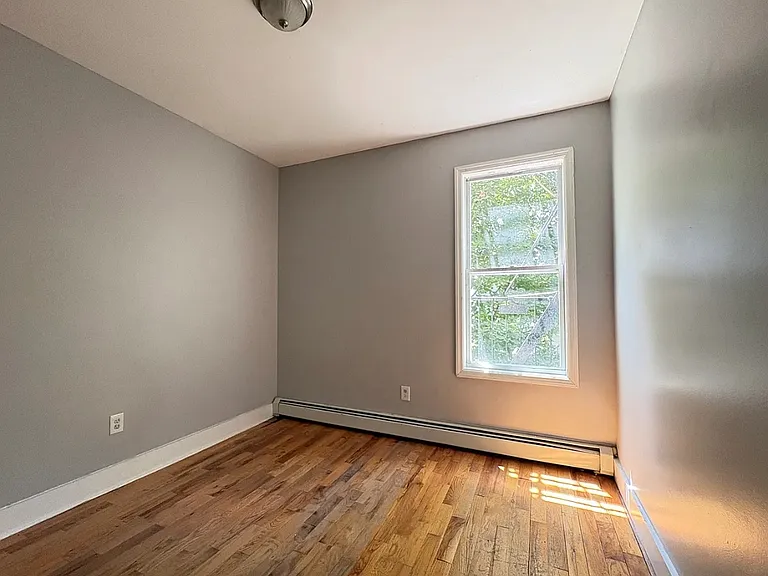 133 Wilkinson Ave #3-2L — Photo 4