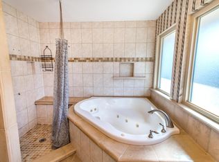 121 Crow Canyon Dr, Folsom, CA
