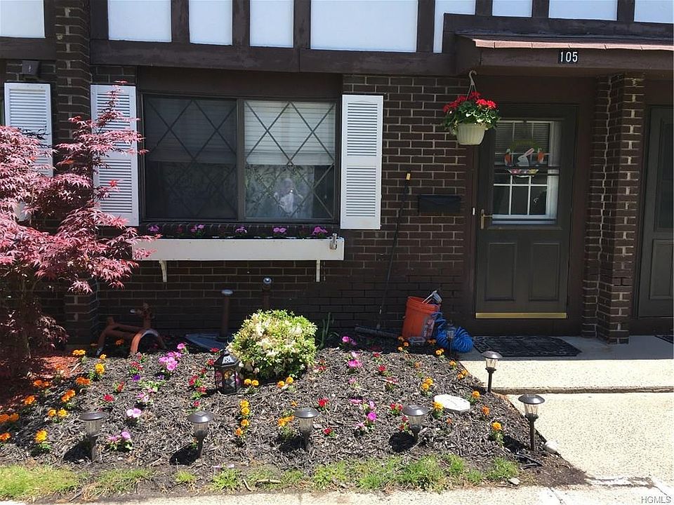 1st image of 105 Buckingham Ct