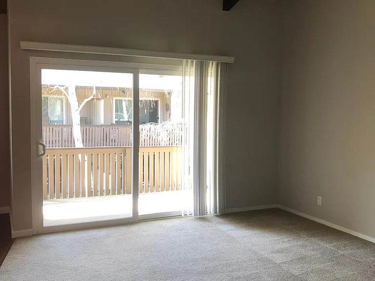 Unit 2 - 2x1 Living Room