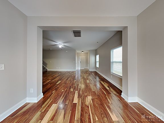 5th image of 1013 Willow Wind Dr