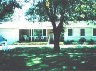 424 Brentwood Ave, Mountain Grove, MO 65711