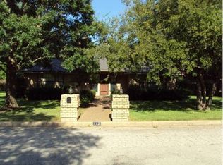112 Lamp Lighter Ct, Azle, TX 76020