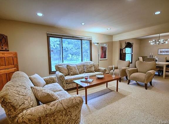 5th image of 28856 Lake Park Dr