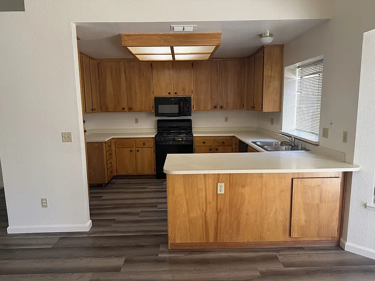 844 Stetson Way — Photo 10