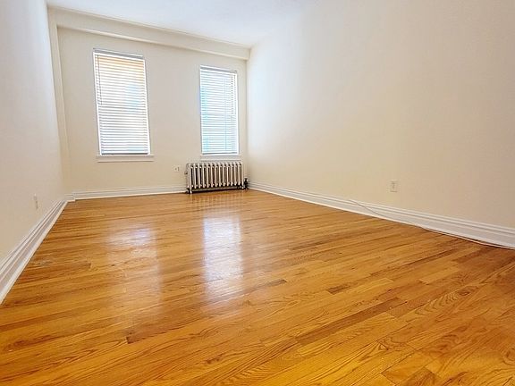 3rd image of 302 W 87th St APT 93