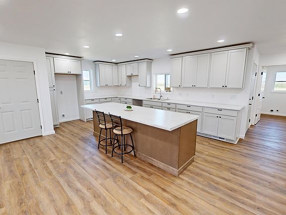 4th image of 347 Walnut St