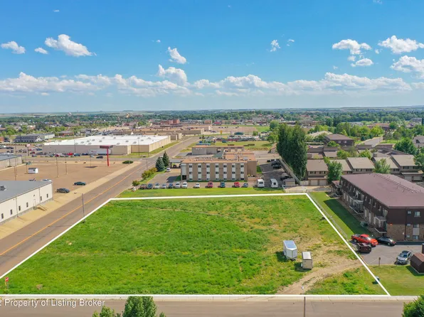 6th Ave W, Dickinson, ND 58601