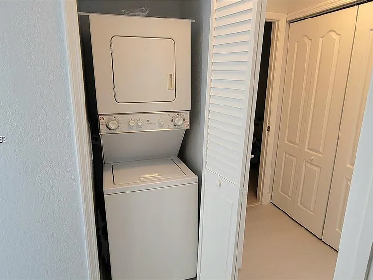 6001 SW 70th St #215 — Photo 12