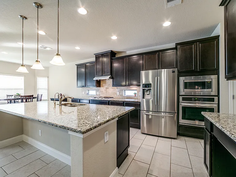 8916 Monument Parke — Photo 9