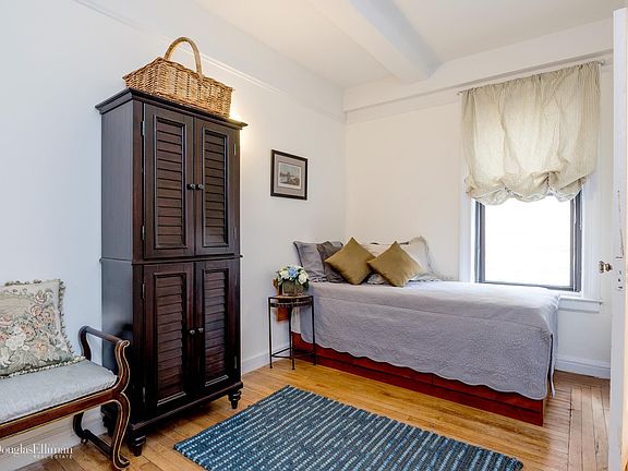 4th image of 60 W 68th St APT 6D