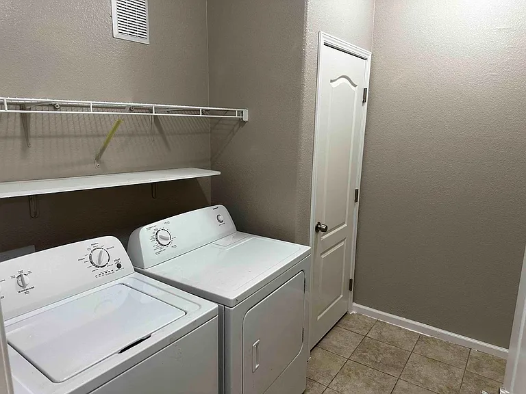 10213 King Henry Ave #104 — Photo 12