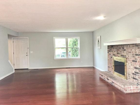 3rd image of 11517 Oxfordshire Ln
