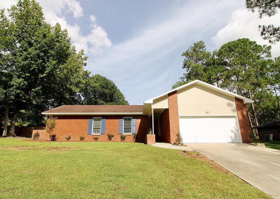 1st image of 2607 Lakewood Dr
