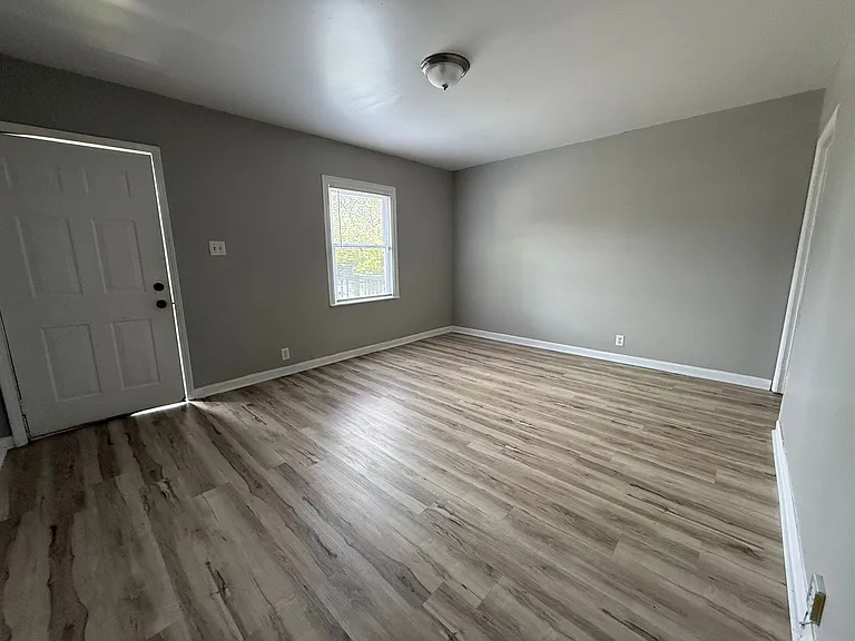 1521 N Kealing Ave — Photo 4