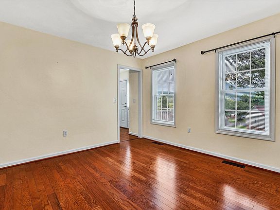 4th image of 7909 Sequoia Dr