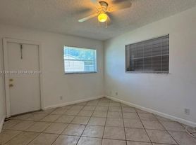 2394 NW 52nd Ct, Fort Lauderdale, FL