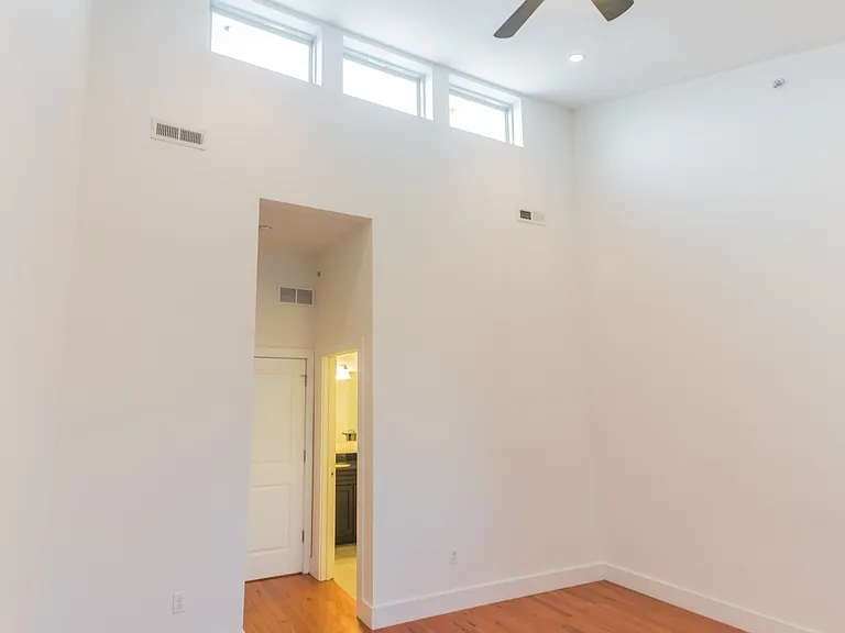 1535 Ogden St — Photo 14