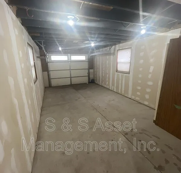 3252 E Lake Lansing Rd — Photo 24