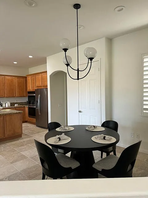 3 bed, 2.5 bath, 2569 sqft, $6,500 — Photo 4