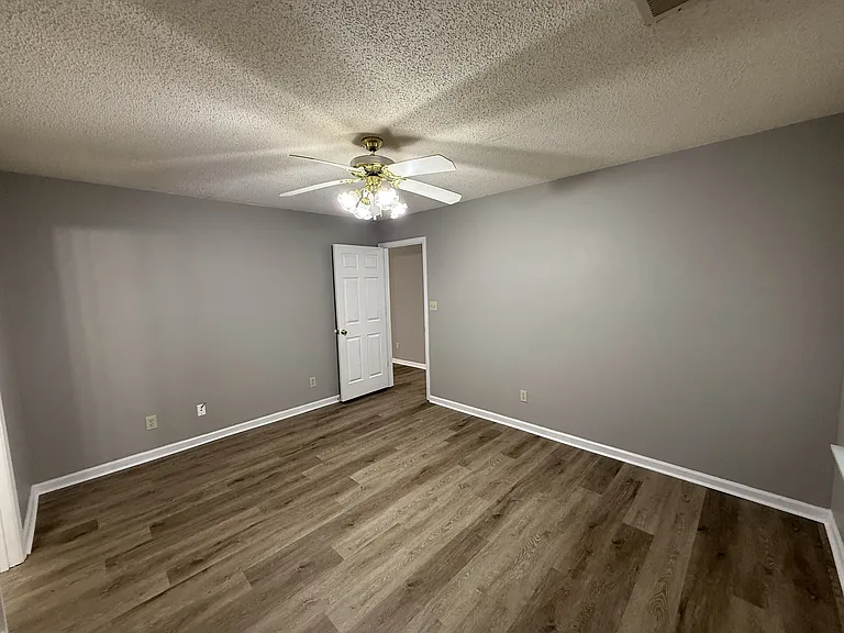 367 Templeton Dr — Photo 24