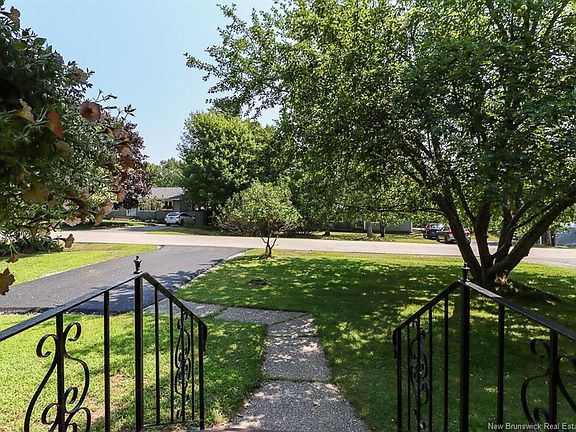 5th image of 105 Longbow Pl