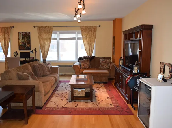 3105 City Place image 3 of 21