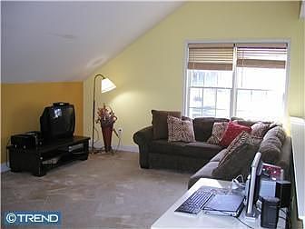 3rd image of 390 Shelbourne Ln