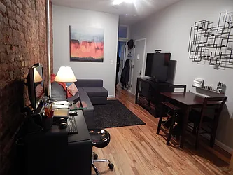 Rented by R New York