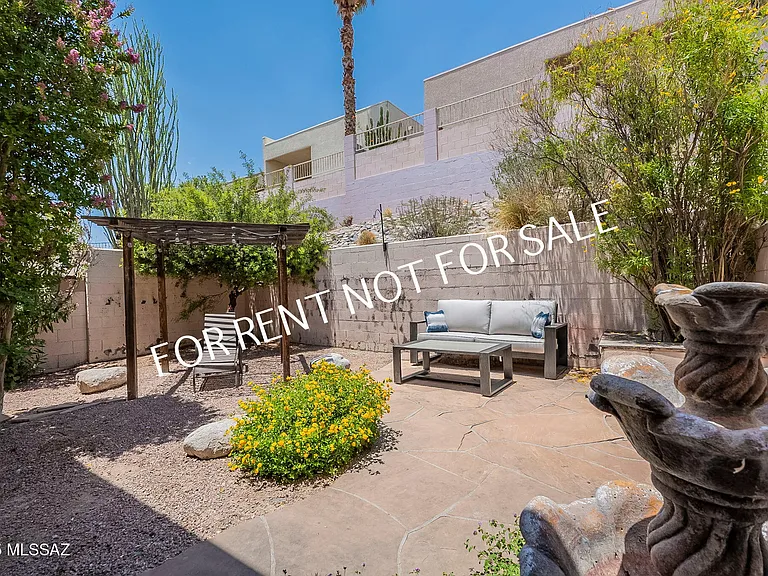 4950 N Valle — Photo 9