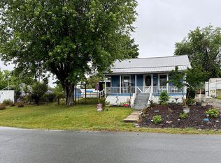 719 Maiden Ln, Mount Airy, NC 27030