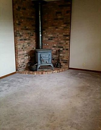 3rd image of 1212 Brooke Dr