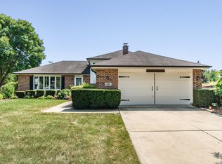 2101 Dartmouth Ln, Darien, IL 60561