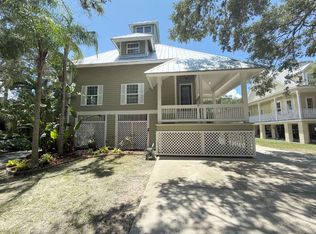 7808 Bay Dr, Tampa, FL 33635