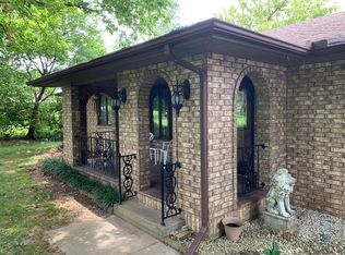 301 S Cedarbrook Dr, Monett, MO 65708