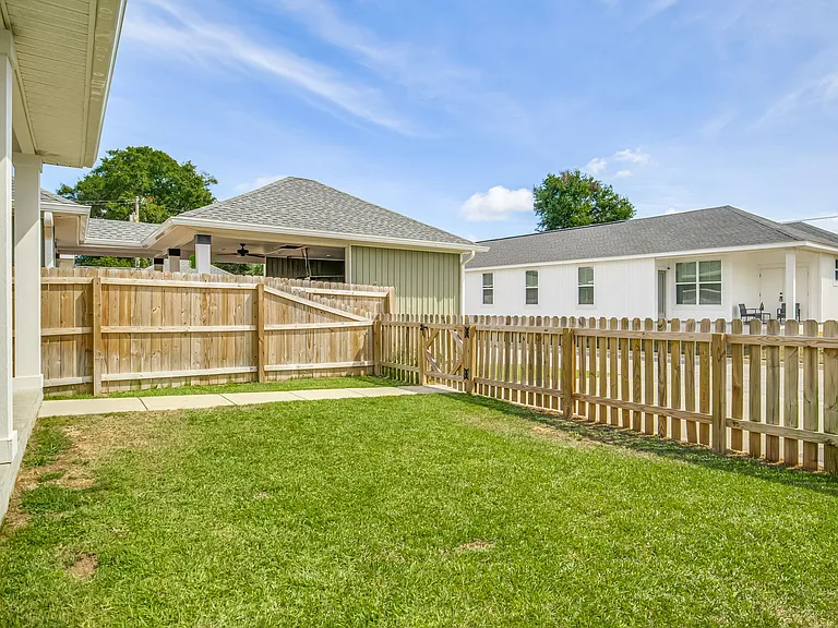 913 W Jackson St — Photo 45