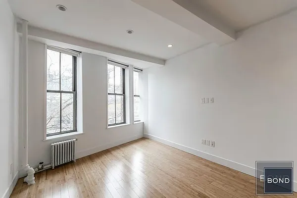 Rented by Bond New York | media 5