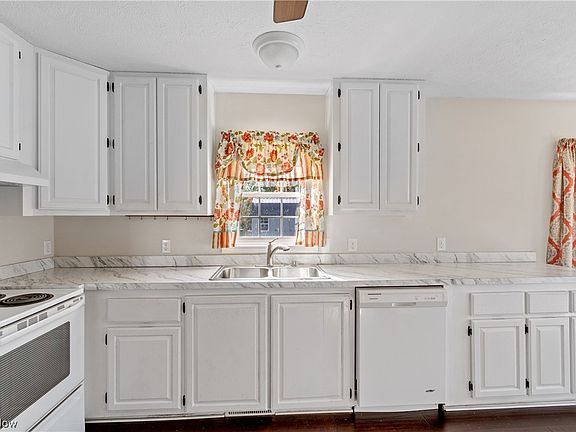 3rd image of 3156 Curaso Dr