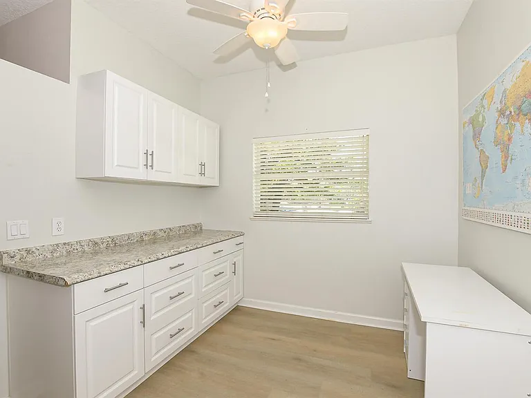 649 NE Bent Paddle Ln — Photo 31
