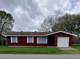 216 S 5th St, Nederland, TX 77627