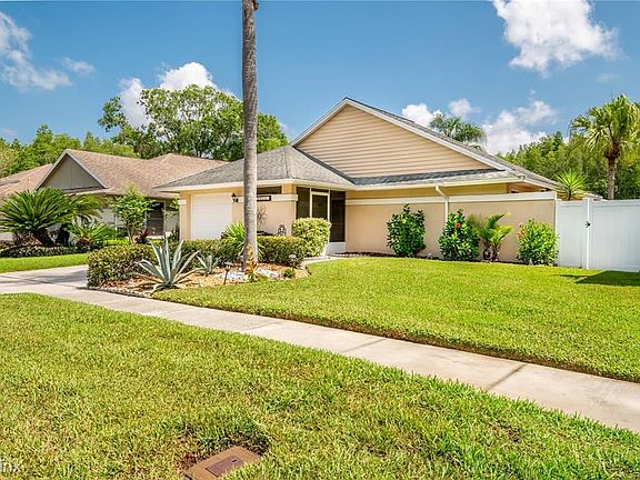 4th image of 5921 Birchwood Dr